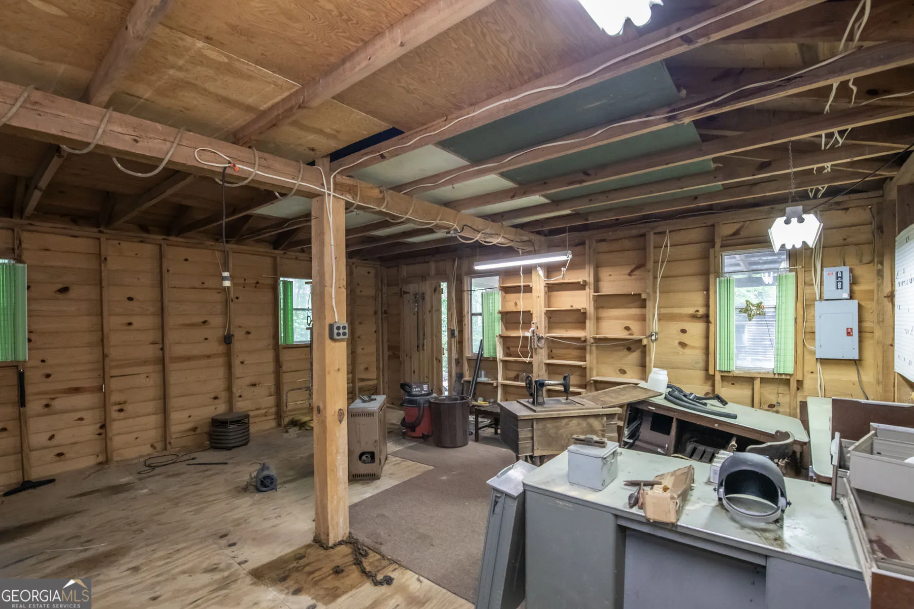 1301 Bob Hunton Rd — photo 34 of 59