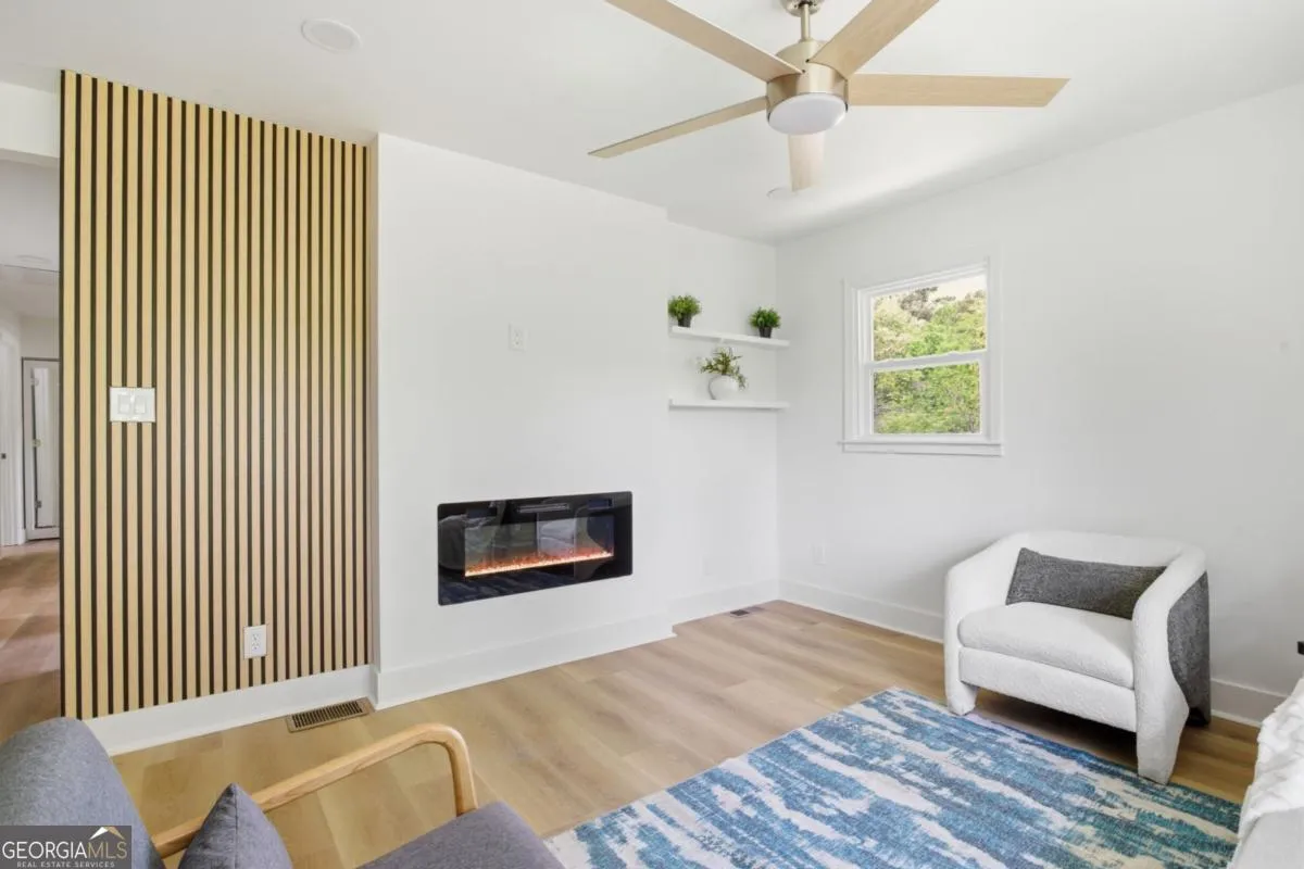 7170 Linda Dr — photo 5 of 33