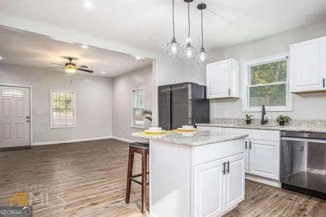 6236 Front St — photo 3 of 30