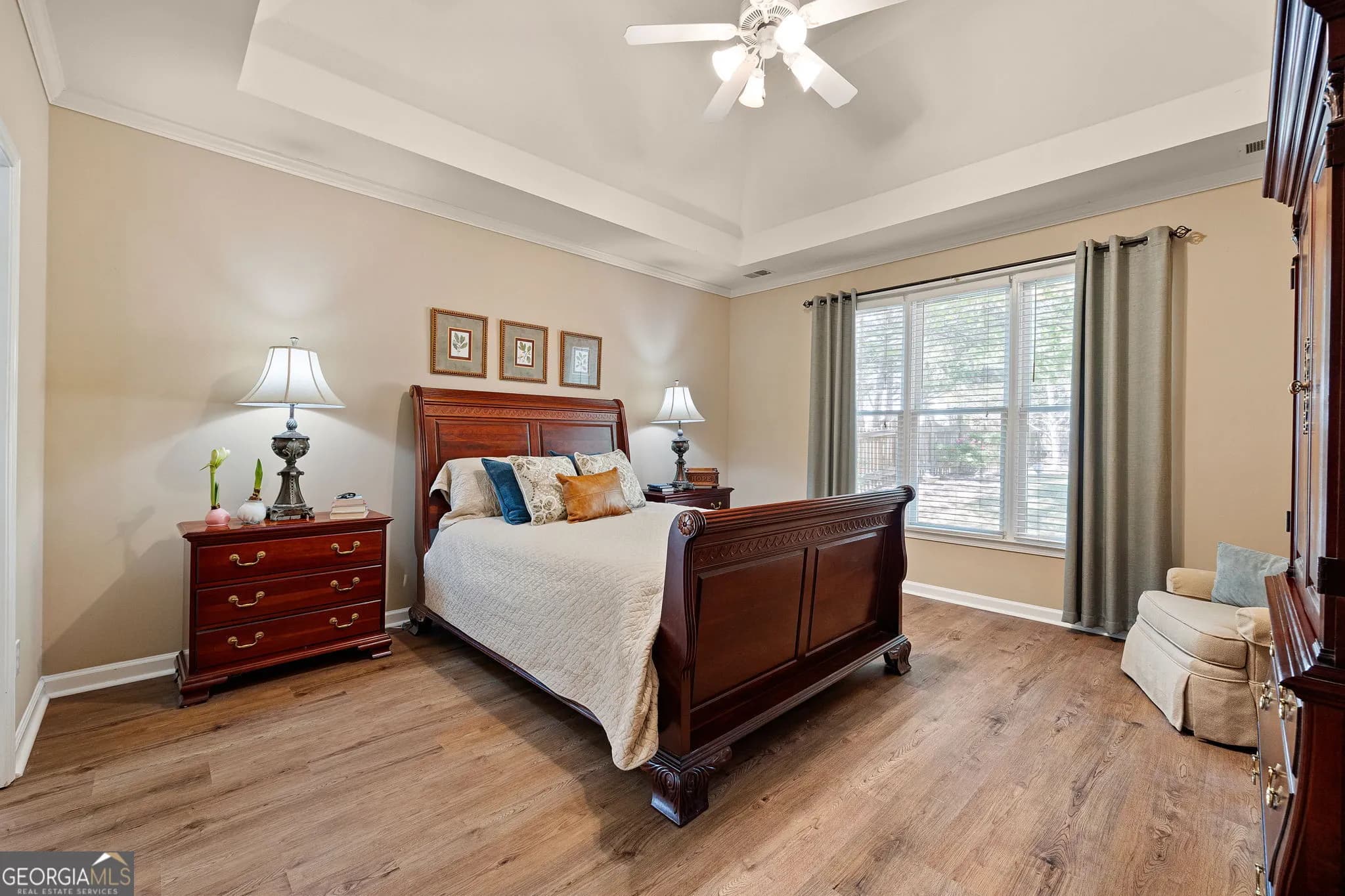 555 Golf Crest Dr — photo 11 of 34