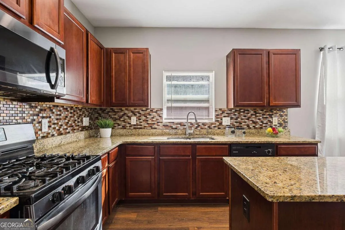 78 Valley Brook Ct — photo 4 of 44