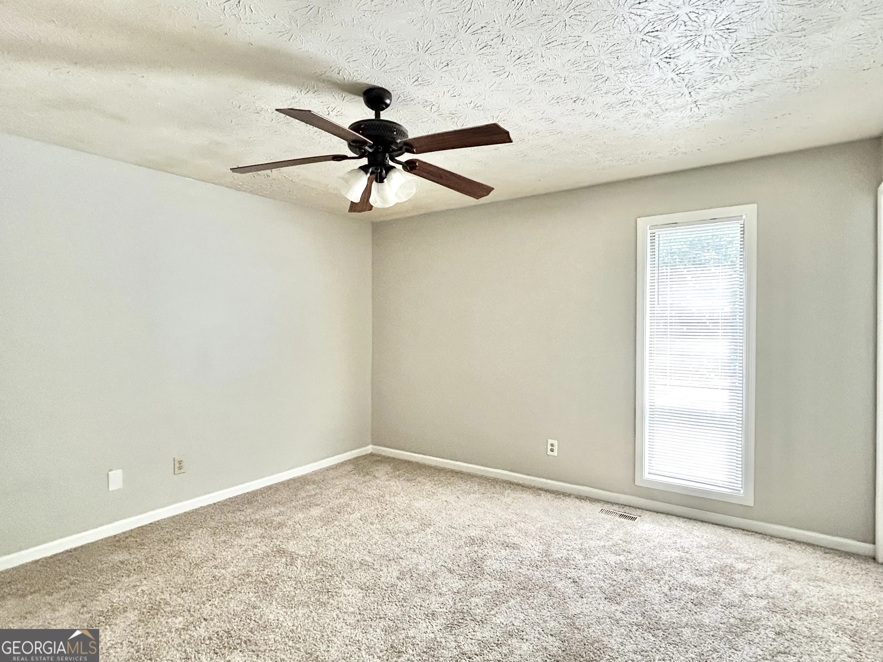 5955 Sutton Pl — photo 13 of 14