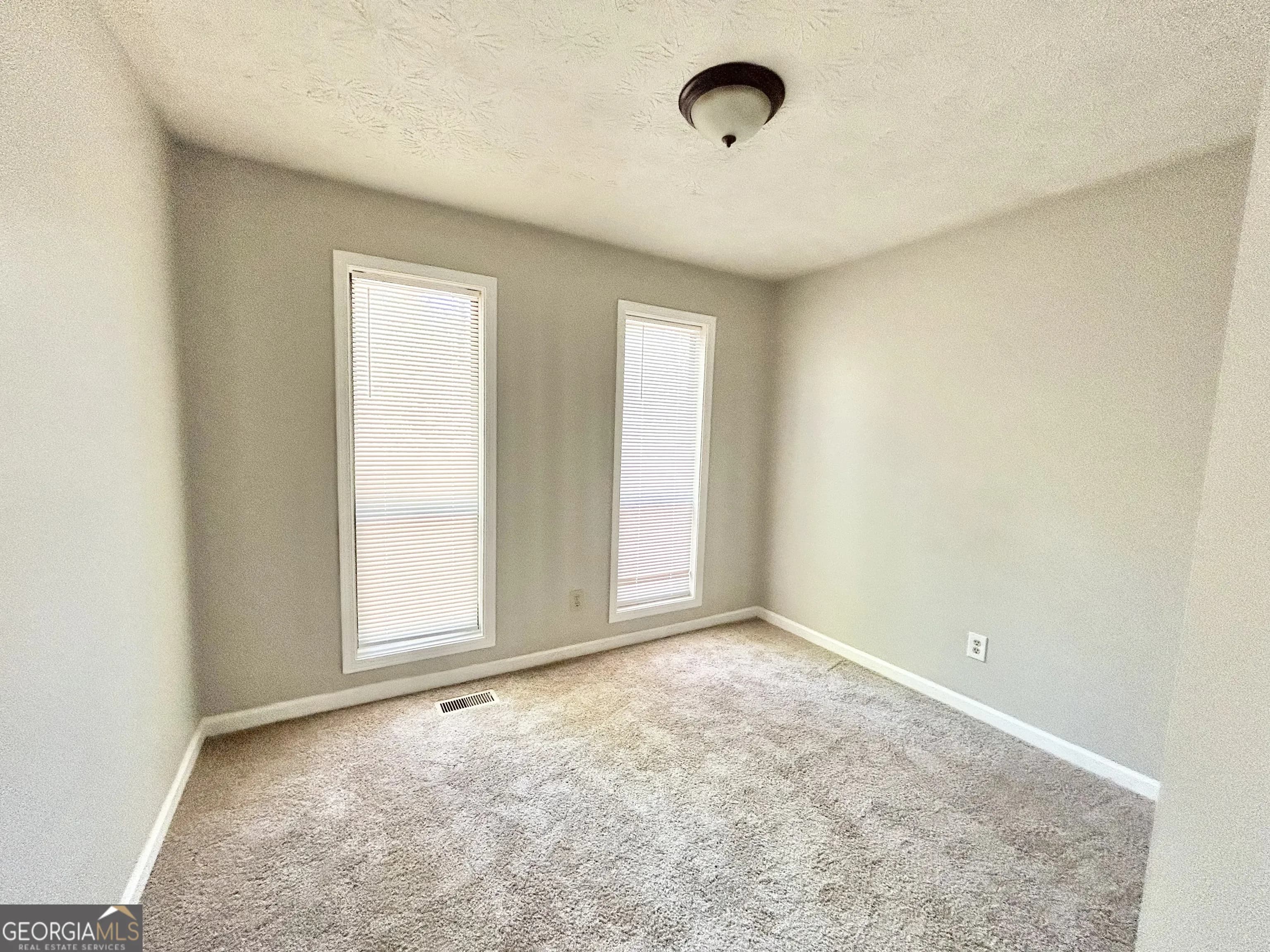 5955 Sutton Pl — photo 4 of 14