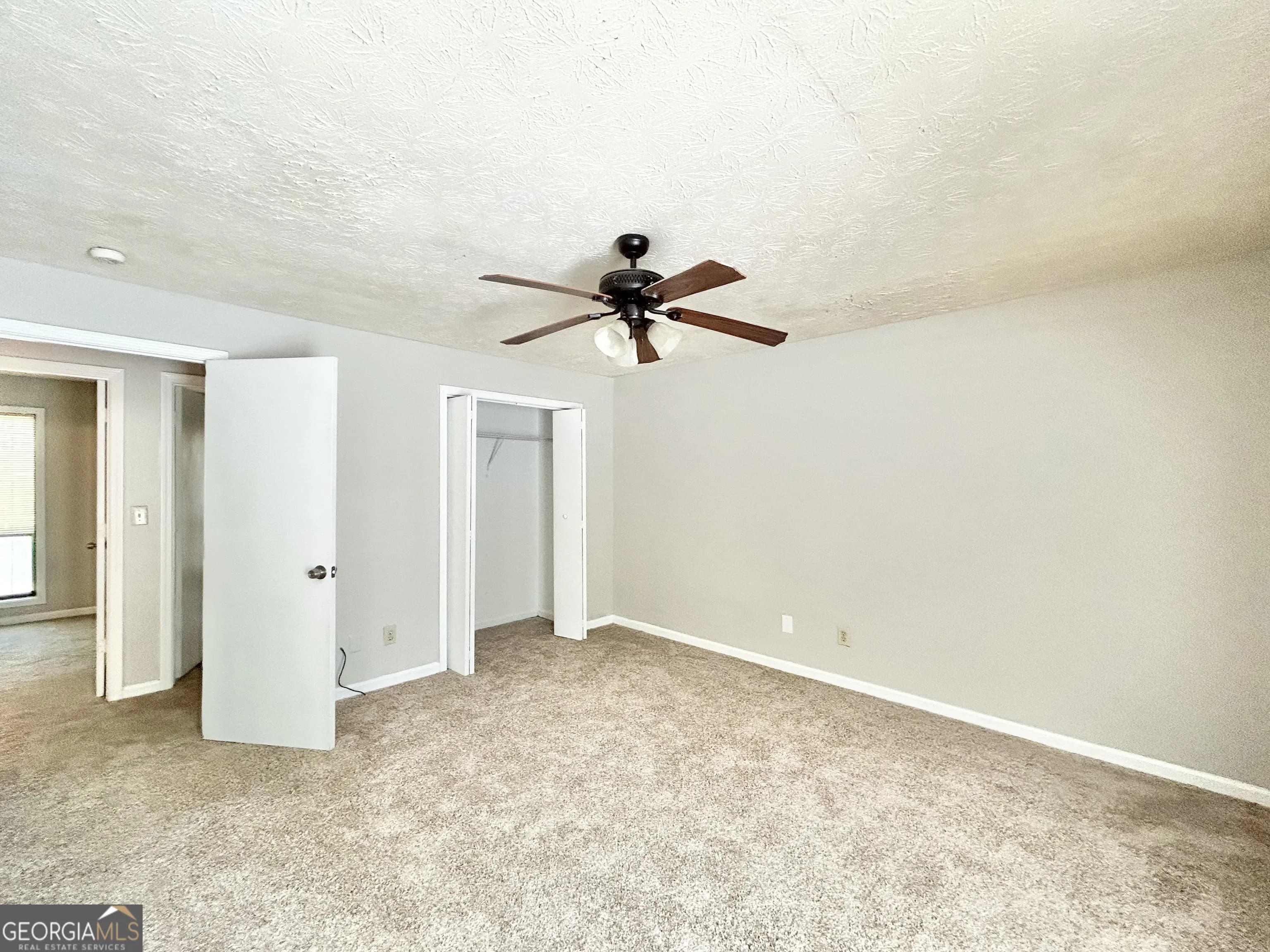 5955 Sutton Pl — photo 3 of 14