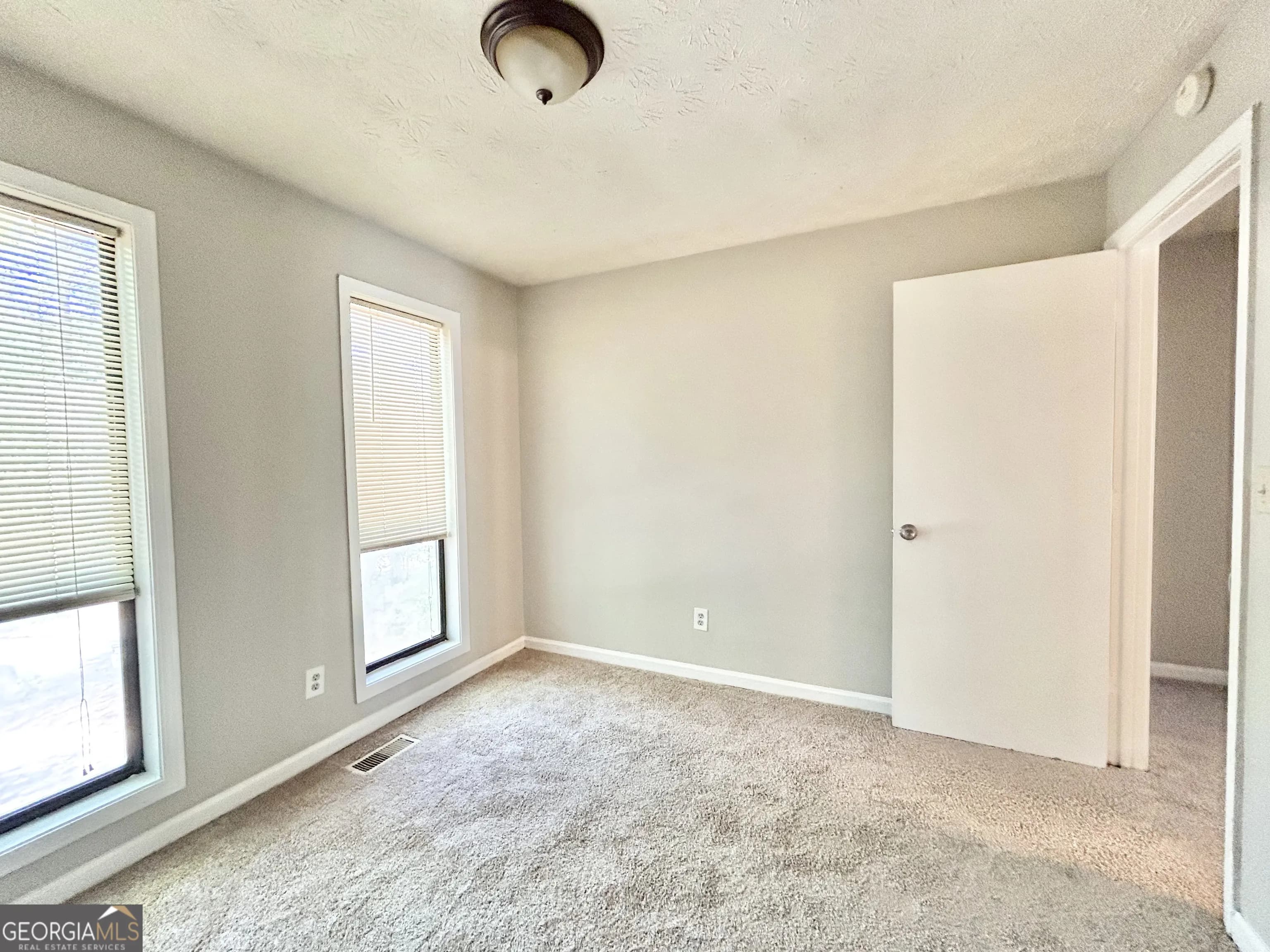 5955 Sutton Pl — photo 6 of 14