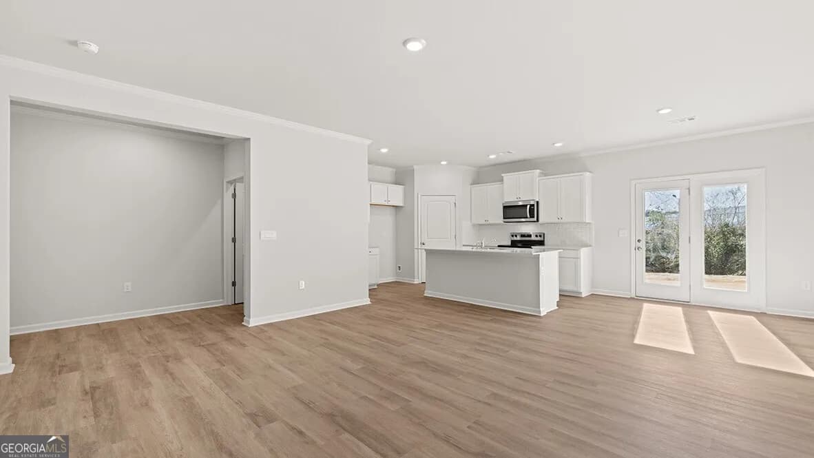 3728 Skylar Dr — photo 4 of 34