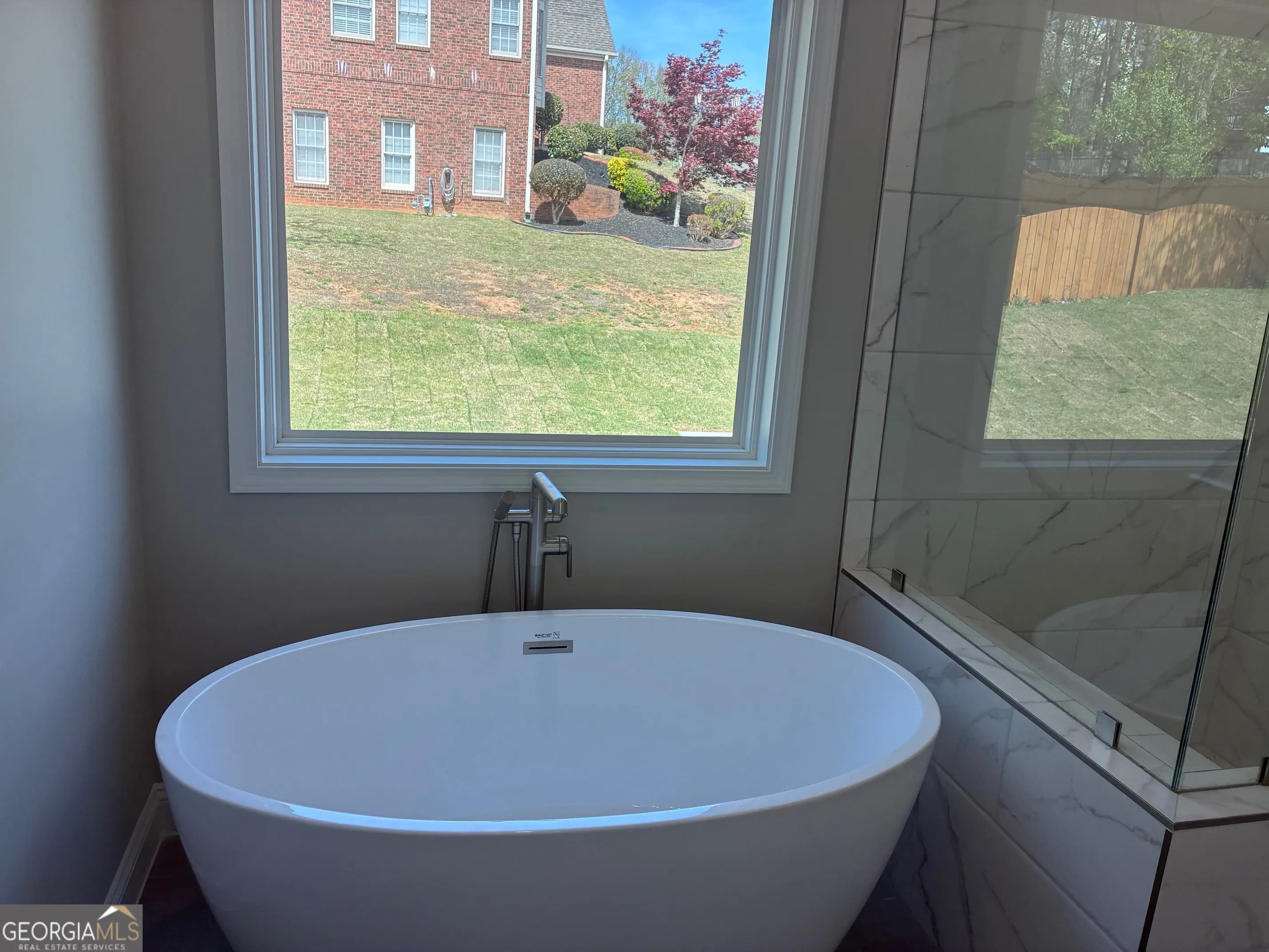 5620 Shamrock Ln — photo 6 of 27