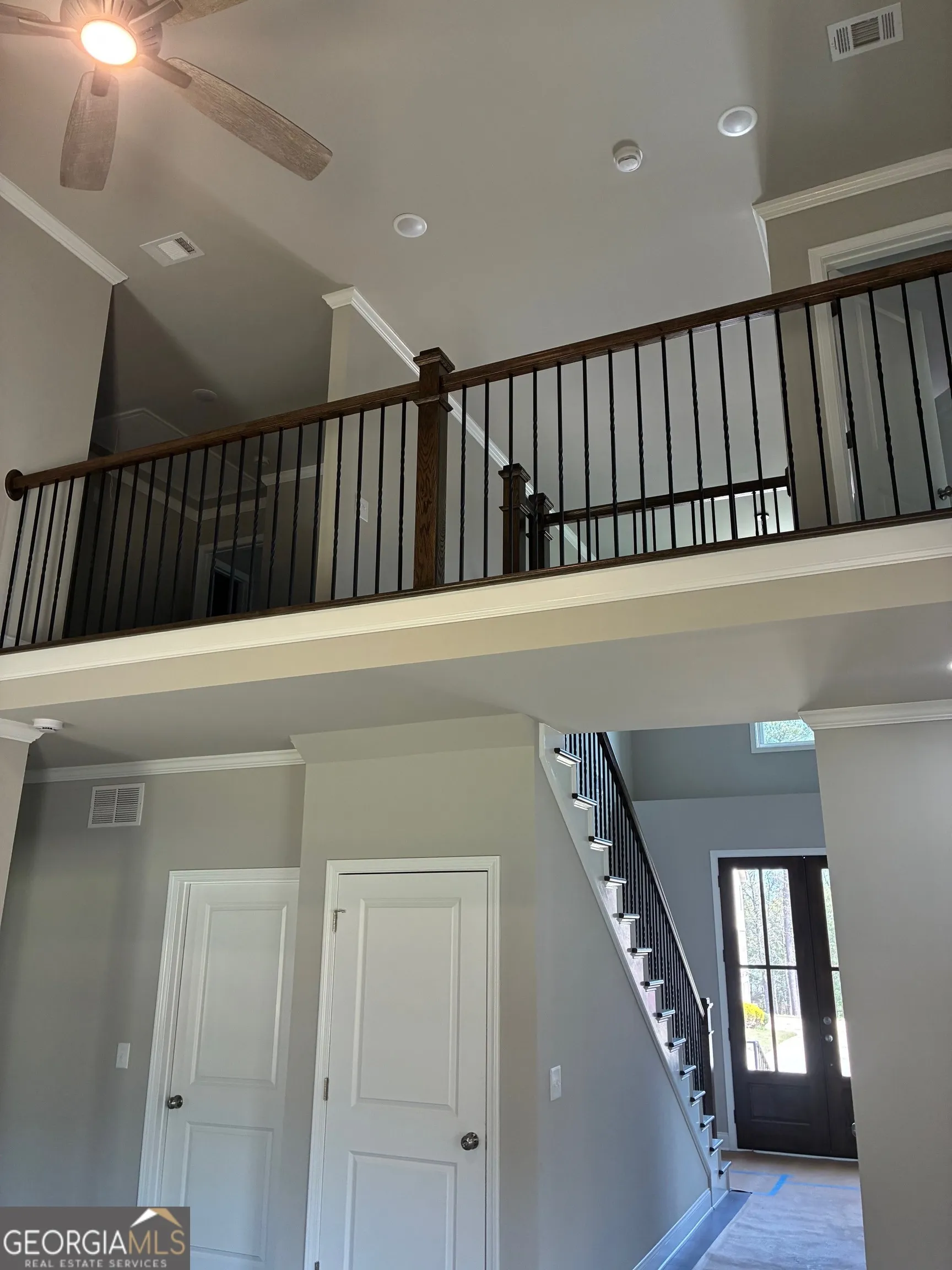 5620 Shamrock Ln — photo 3 of 27