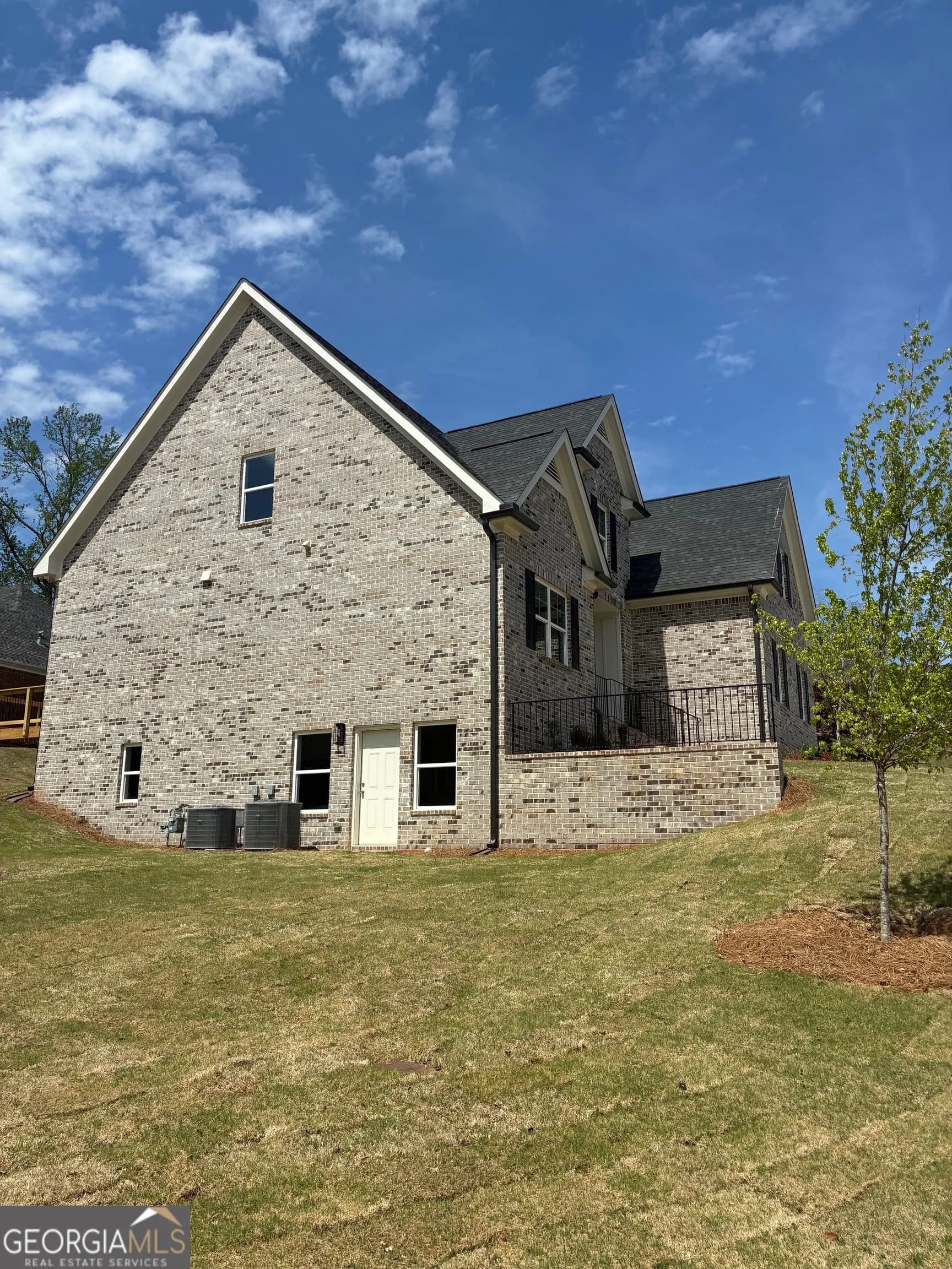5620 Shamrock Ln — photo 13 of 27