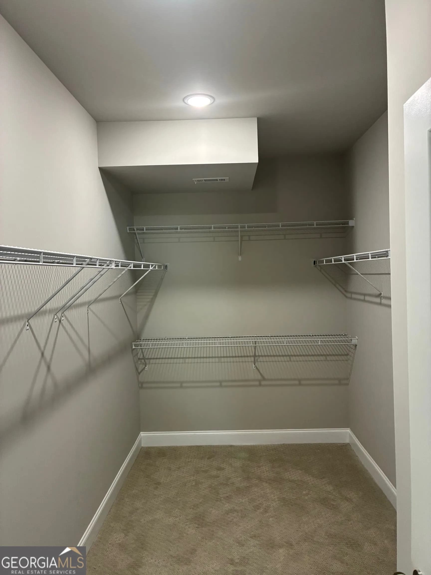5620 Shamrock Ln — photo 7 of 27