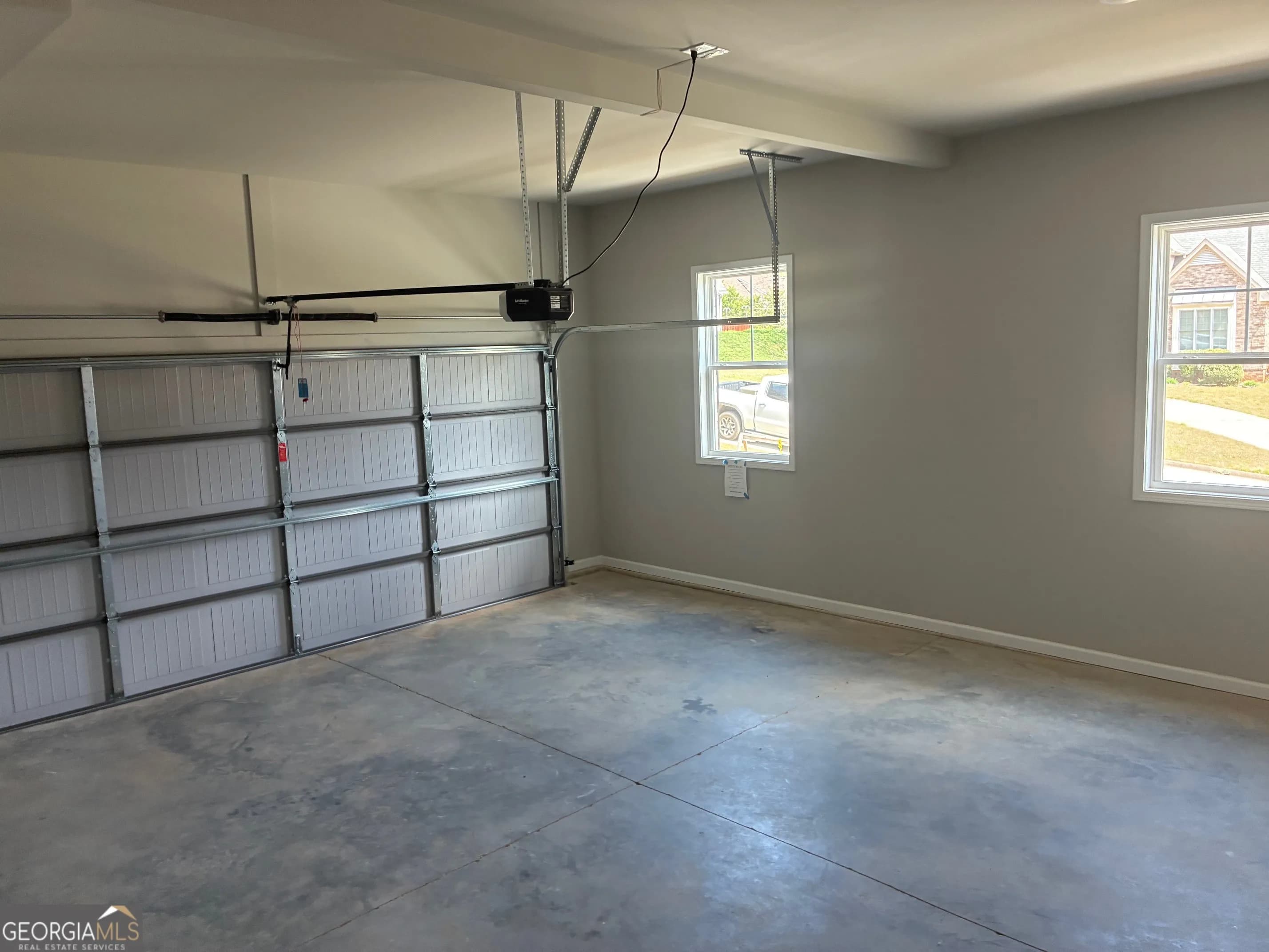 5620 Shamrock Ln — photo 10 of 27