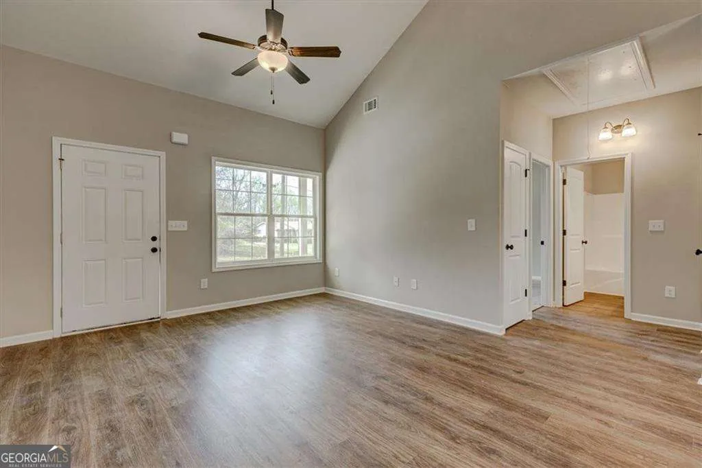 201 Loftis Rd — photo 9 of 14