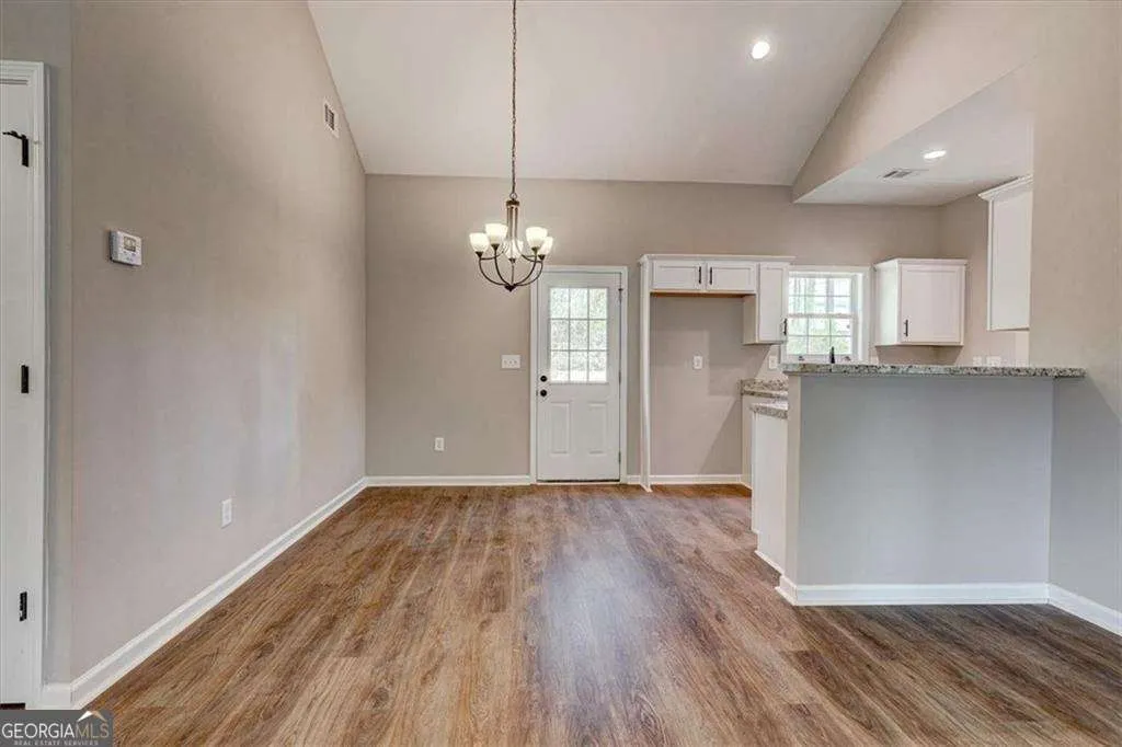 207 Loftis Rd — photo 10 of 14