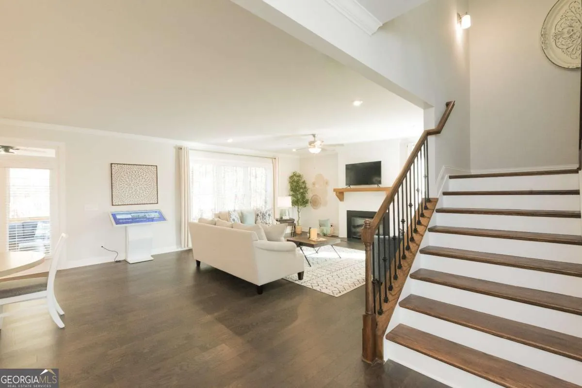 7632 Capps Ridge Ln — photo 4 of 39