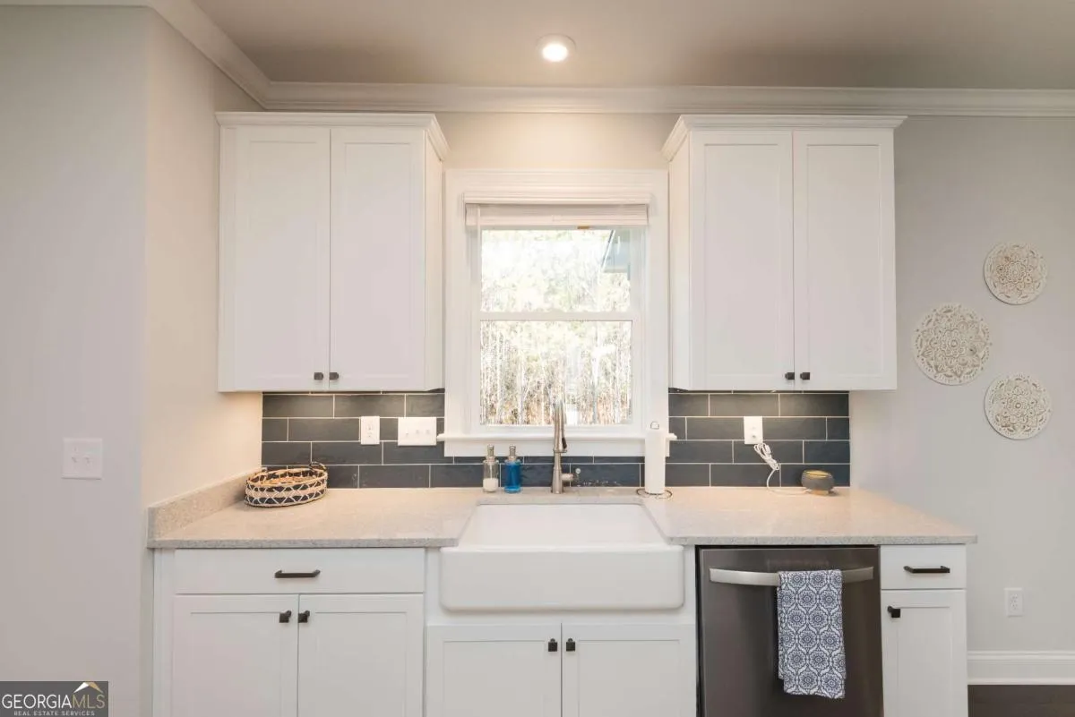 7632 Capps Ridge Ln — photo 8 of 39