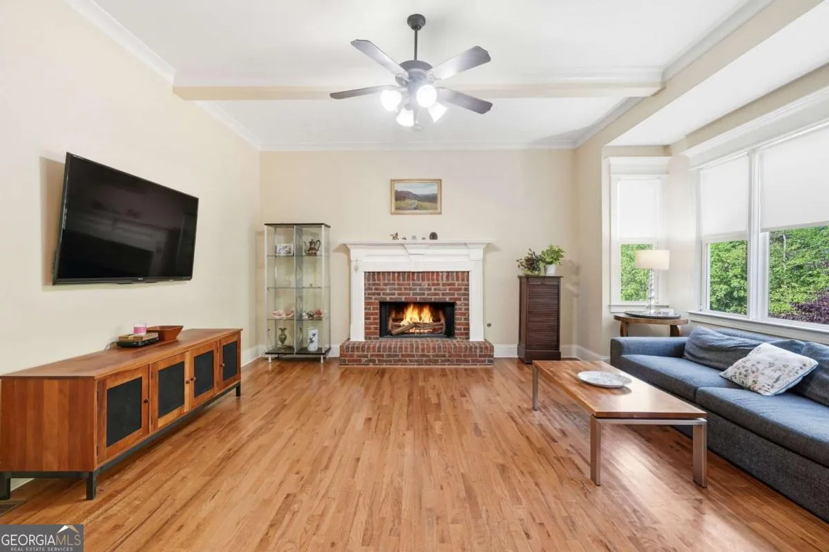 9930 Barnsbury Rd — photo 3 of 76