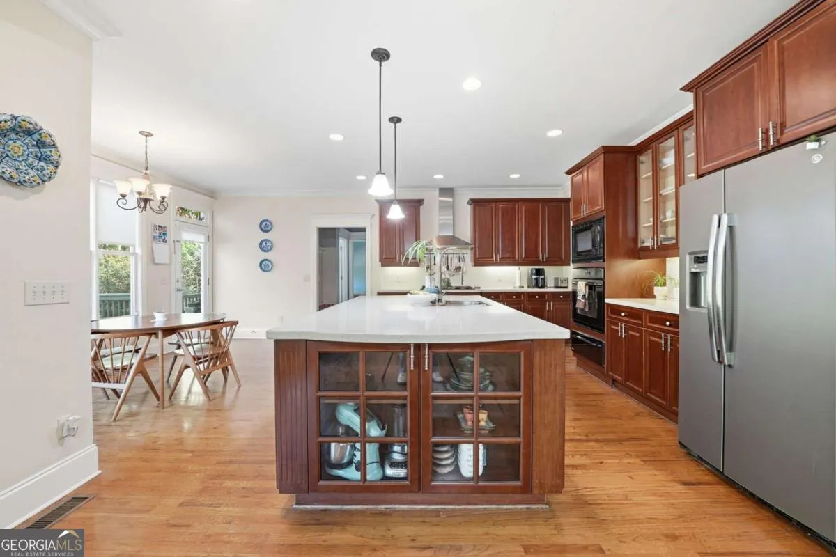 9930 Barnsbury Rd — photo 6 of 76