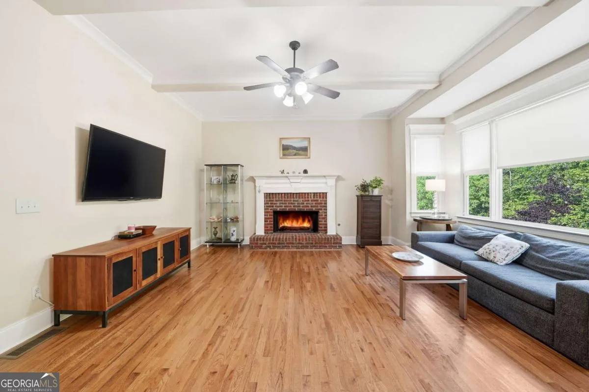 9930 Barnsbury Rd — photo 4 of 76