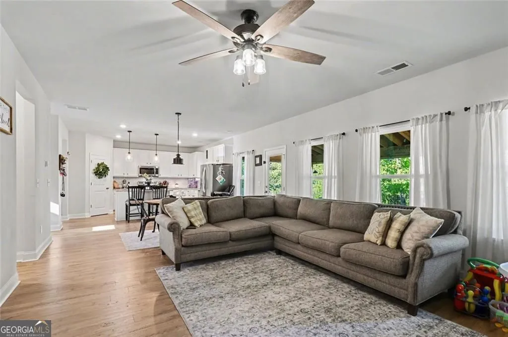 282 Shoals Trl — photo 2 of 29