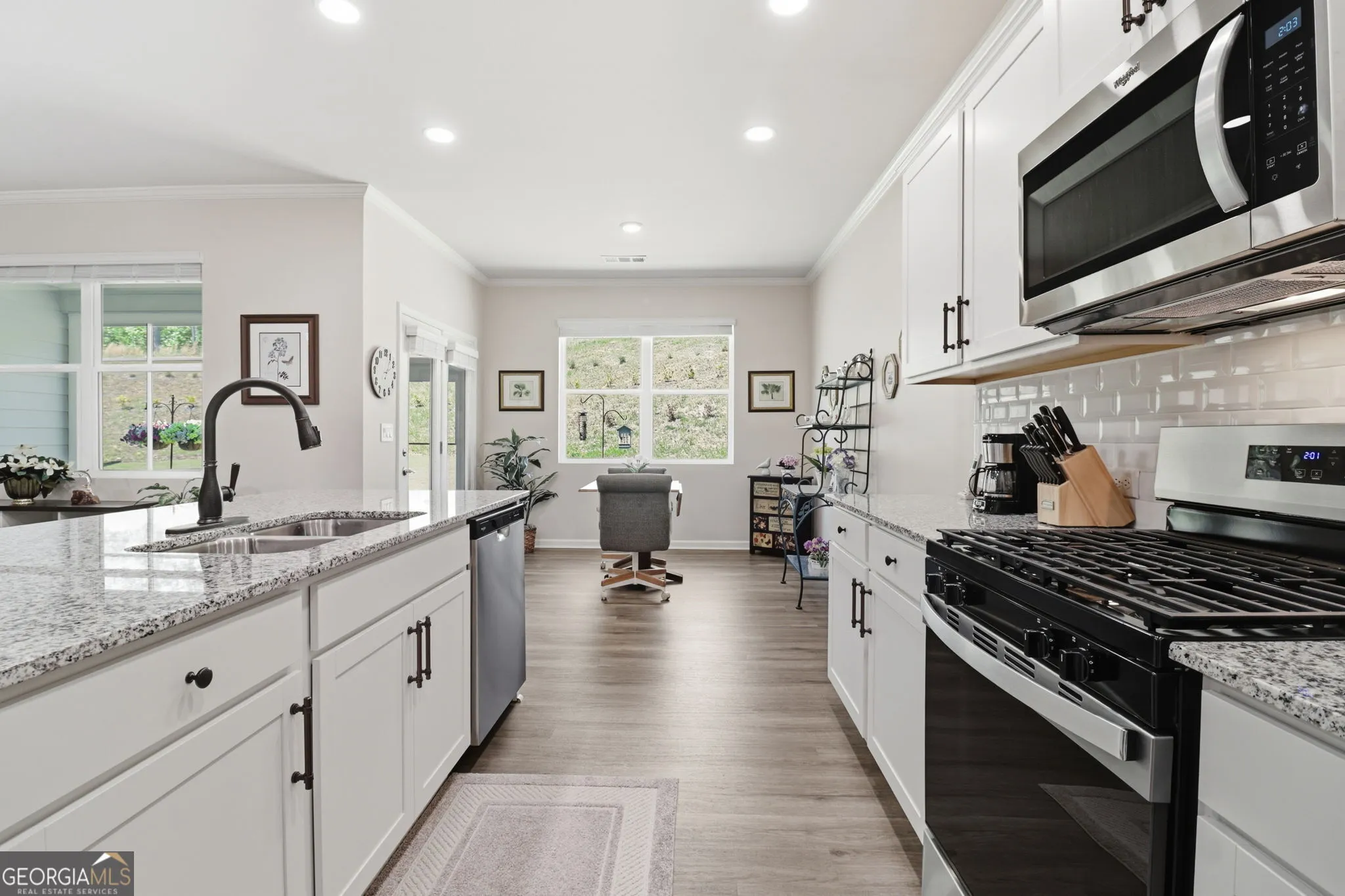 487 Majestic Oak Cir — photo 4 of 43