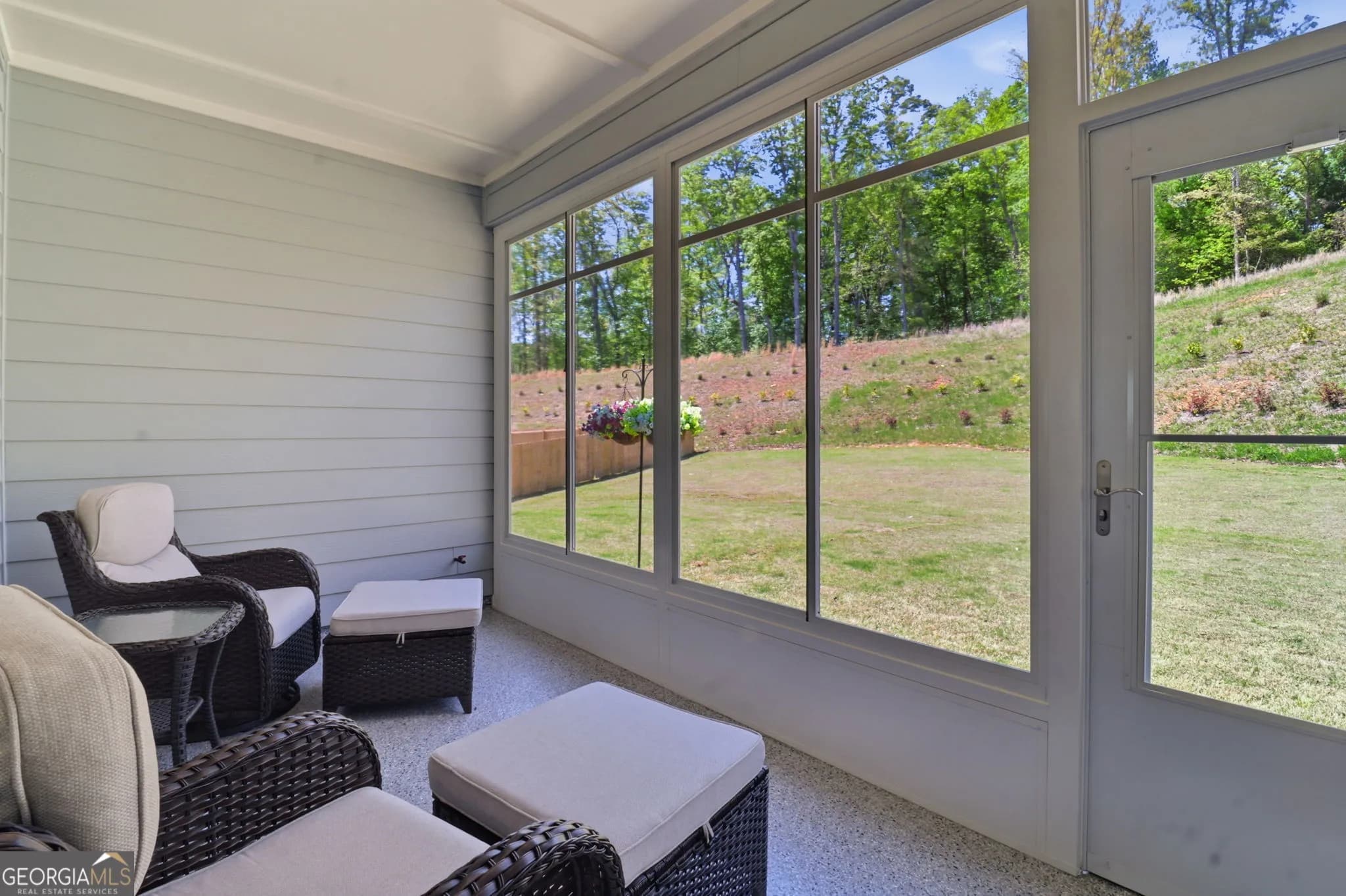 487 Majestic Oak Cir — photo 11 of 43