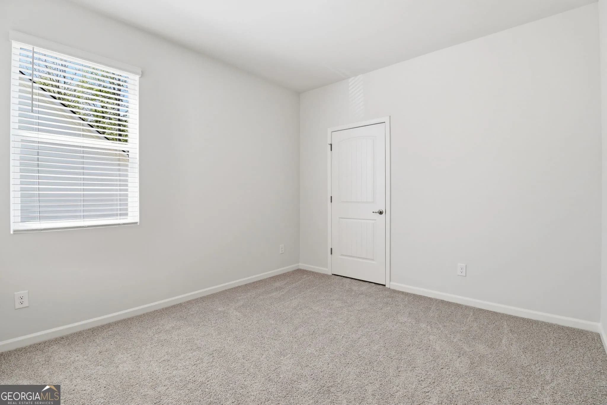 487 Majestic Oak Cir — photo 18 of 43