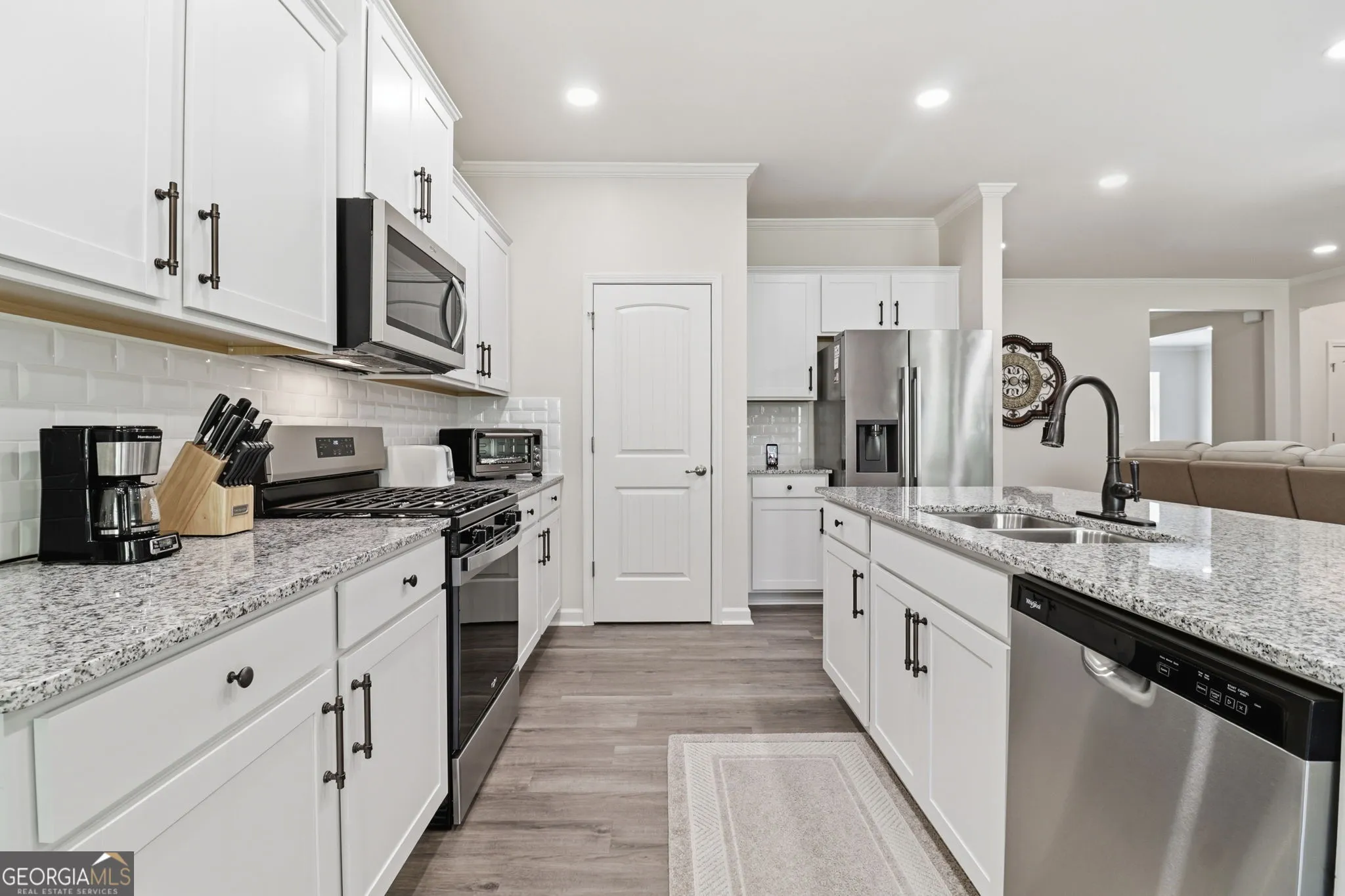 487 Majestic Oak Cir — photo 3 of 43