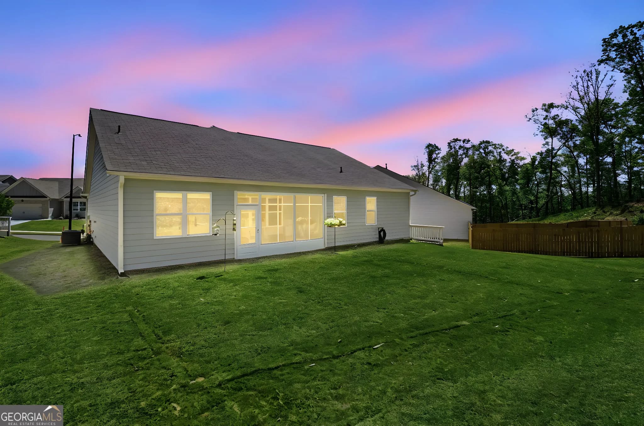 487 Majestic Oak Cir — photo 24 of 43