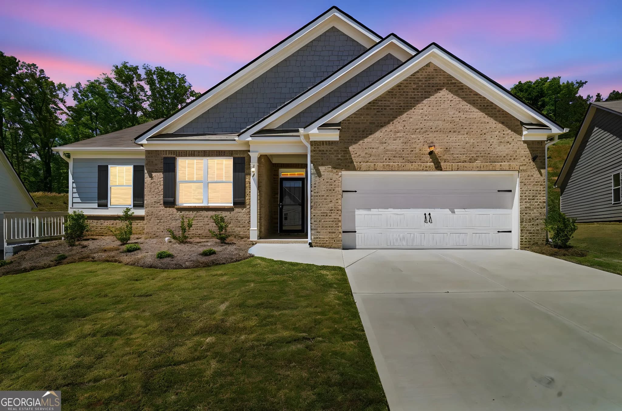 487 Majestic Oak Cir — photo 2 of 43