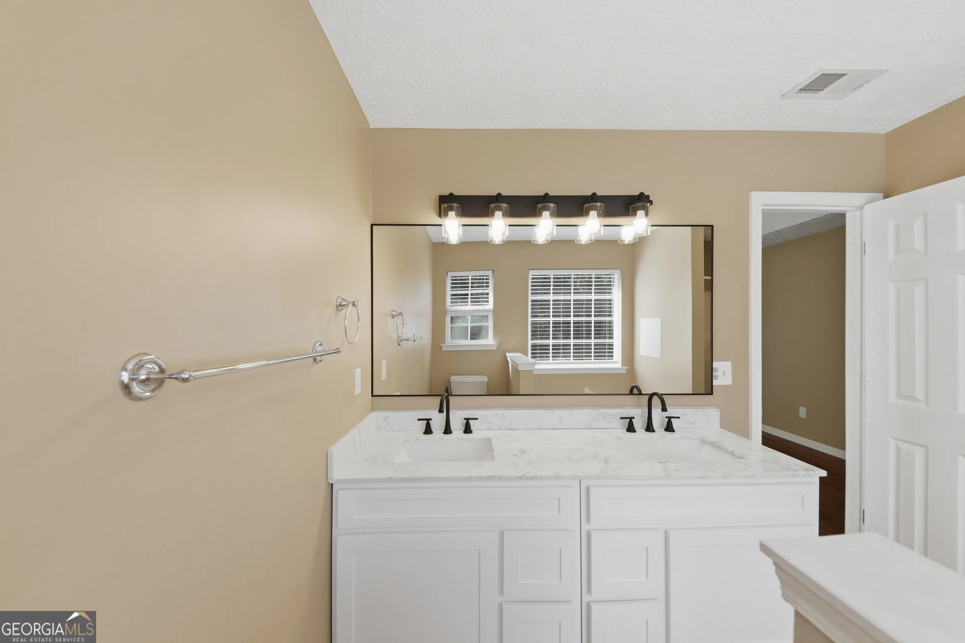 19 Kacey Ct — photo 10 of 39