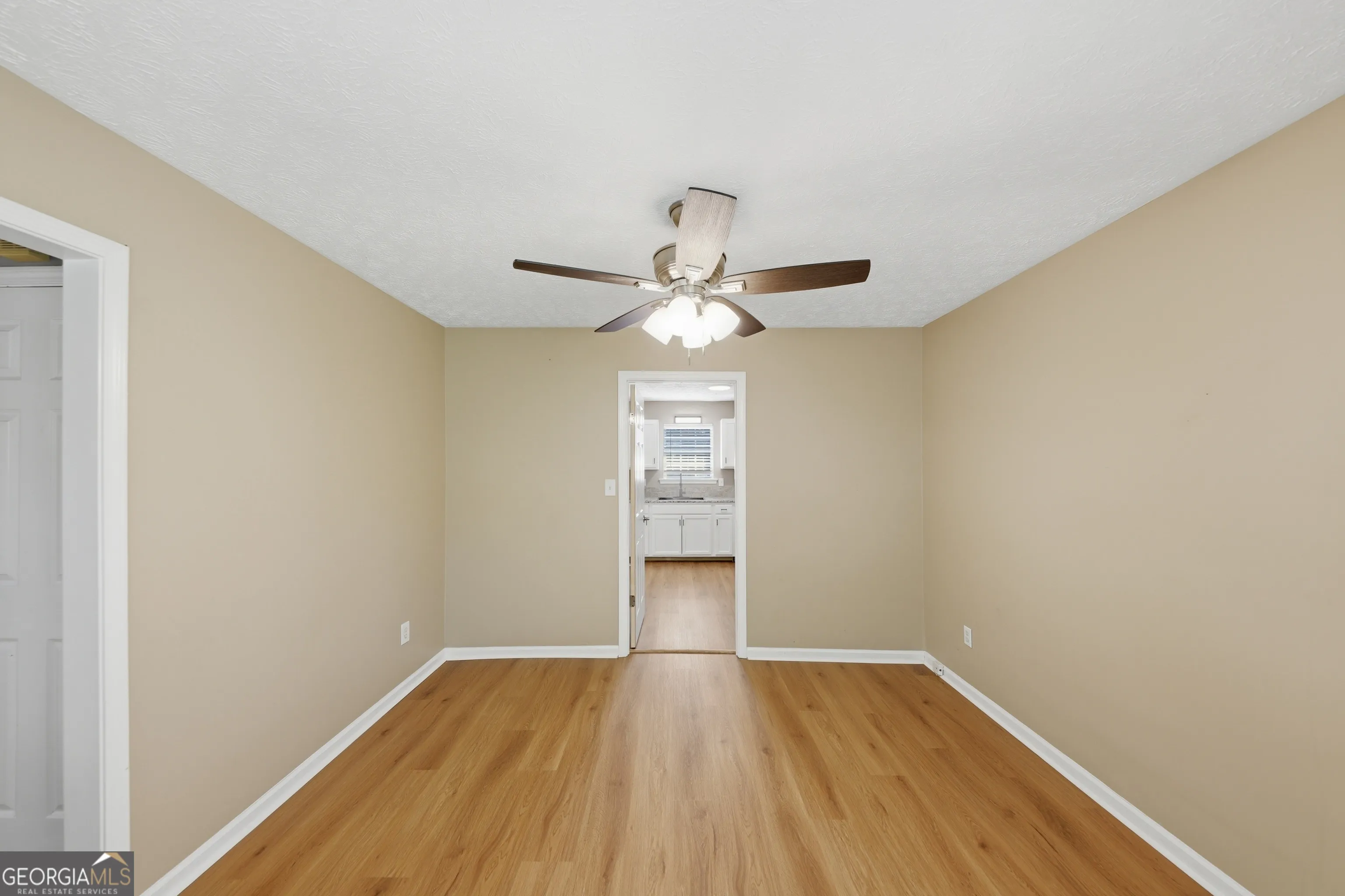19 Kacey Ct — photo 7 of 39