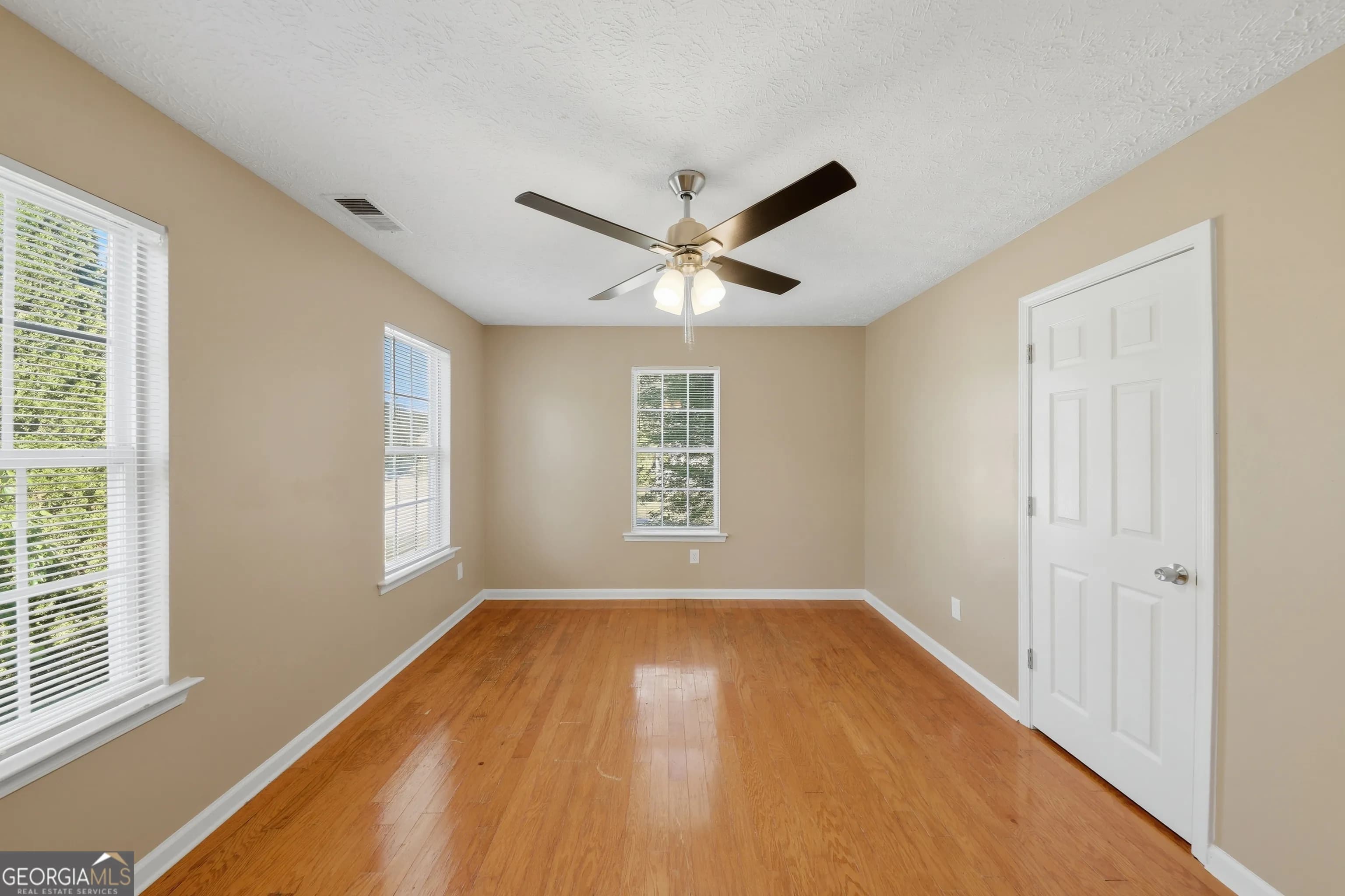 19 Kacey Ct — photo 15 of 39