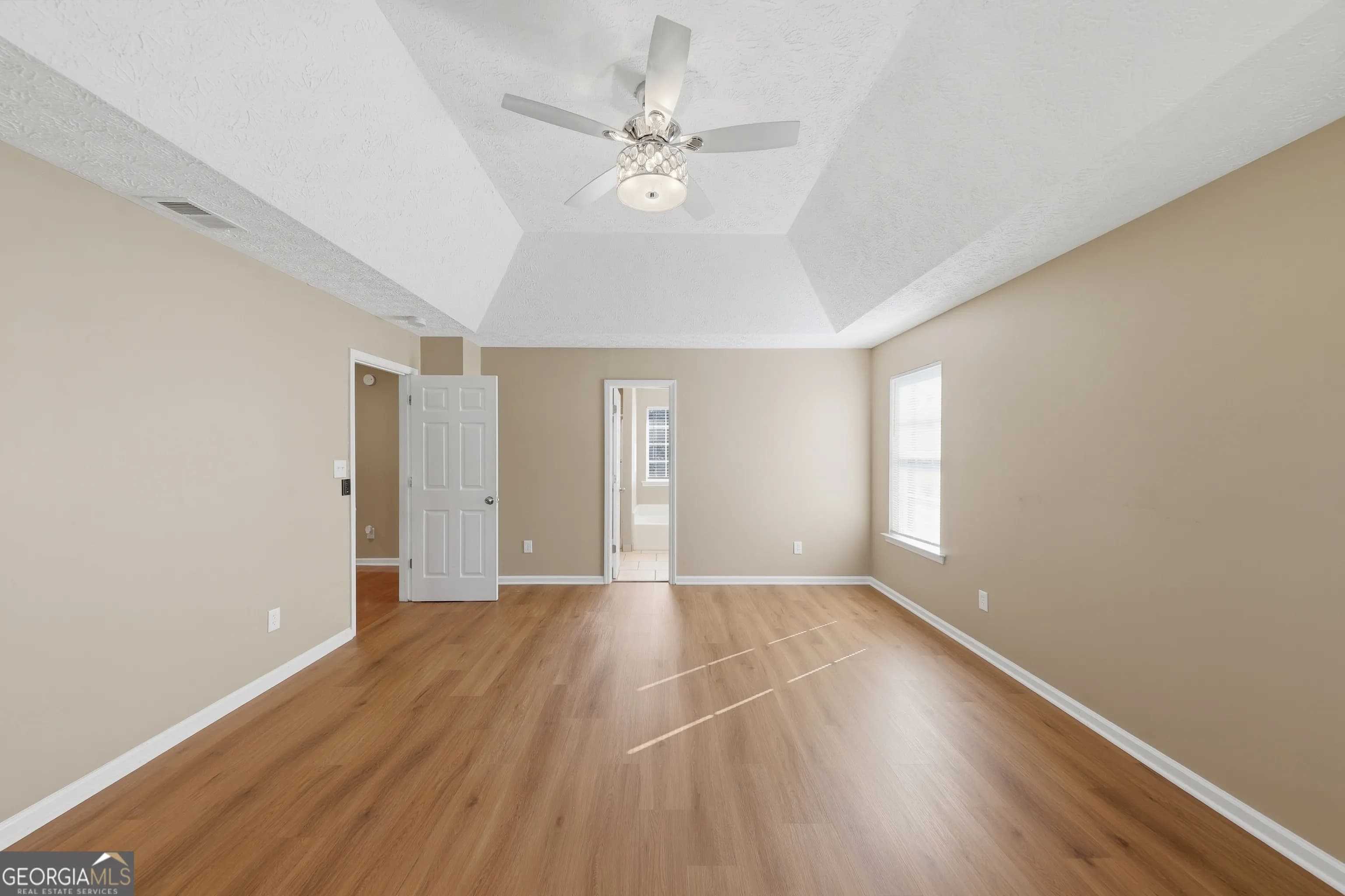 19 Kacey Ct — photo 9 of 39