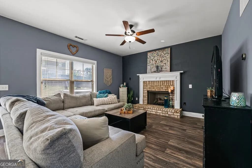 308 Stonegate Ct — photo 9 of 37