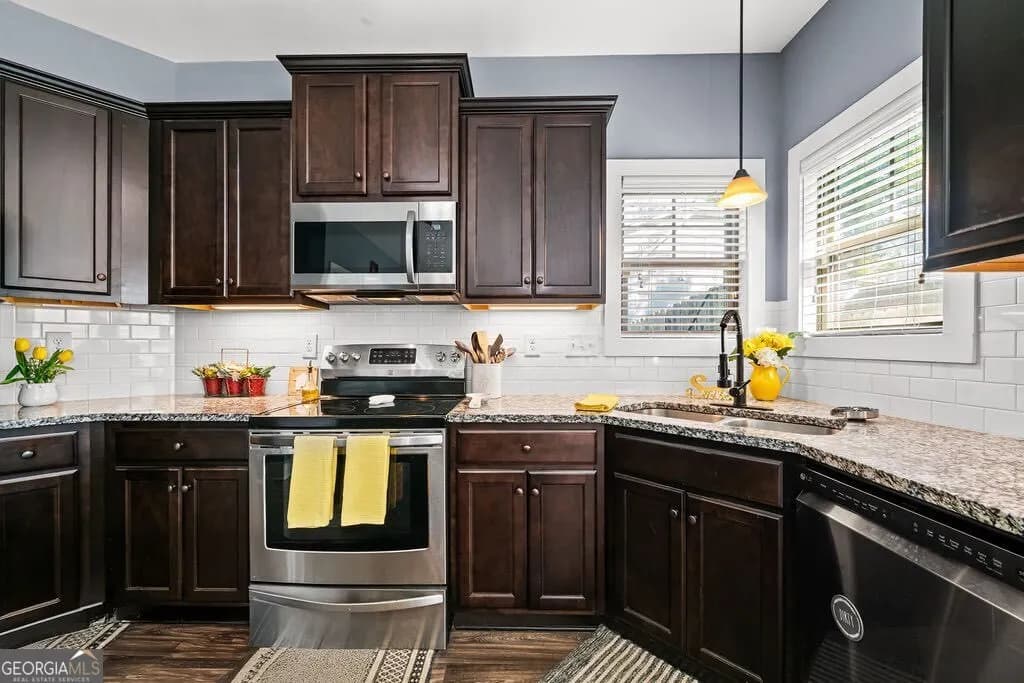 308 Stonegate Ct — photo 6 of 37