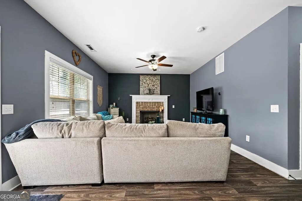 308 Stonegate Ct — photo 8 of 37