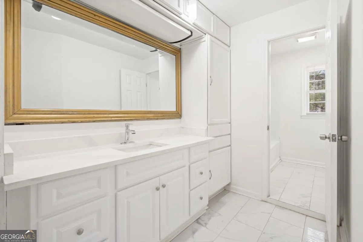 2159 Chestnut Log Dr — photo 8 of 22
