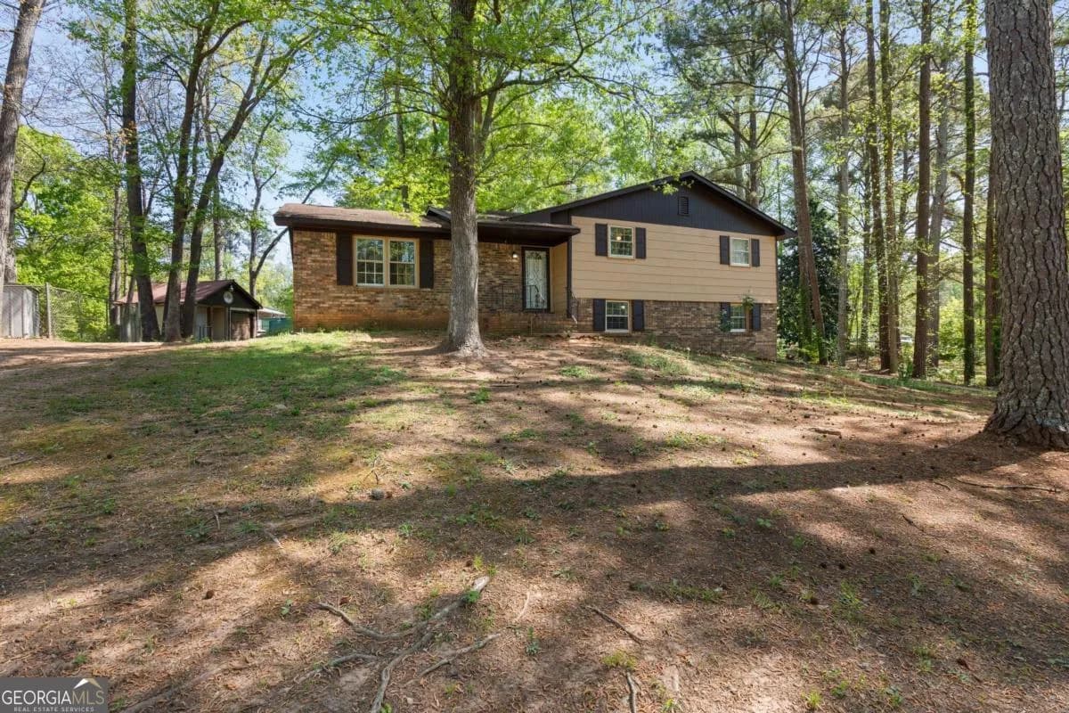 2159 Chestnut Log Dr, Lithia Springs