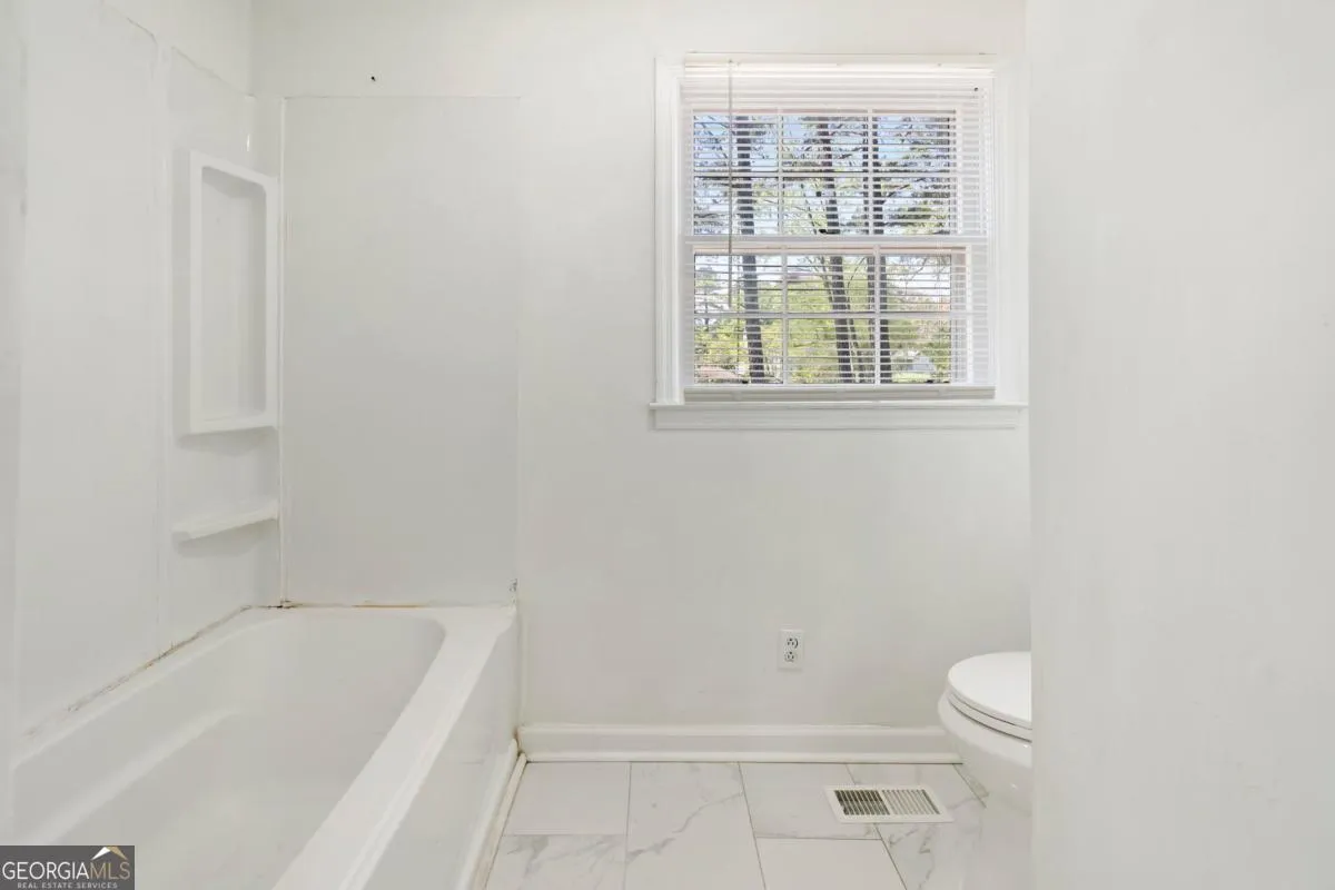 2159 Chestnut Log Dr — photo 7 of 22