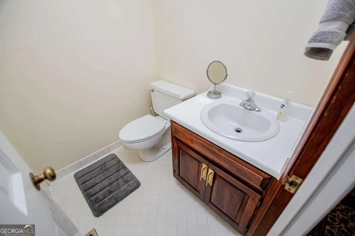 203 S Ole Hickory Trl — photo 39 of 100