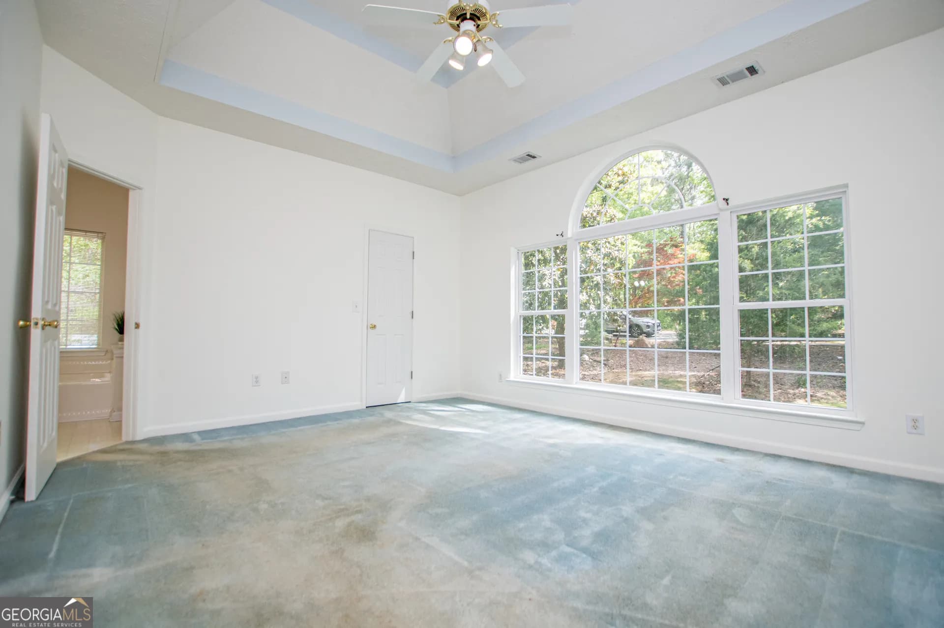4765 Liberty Rd — photo 17 of 58