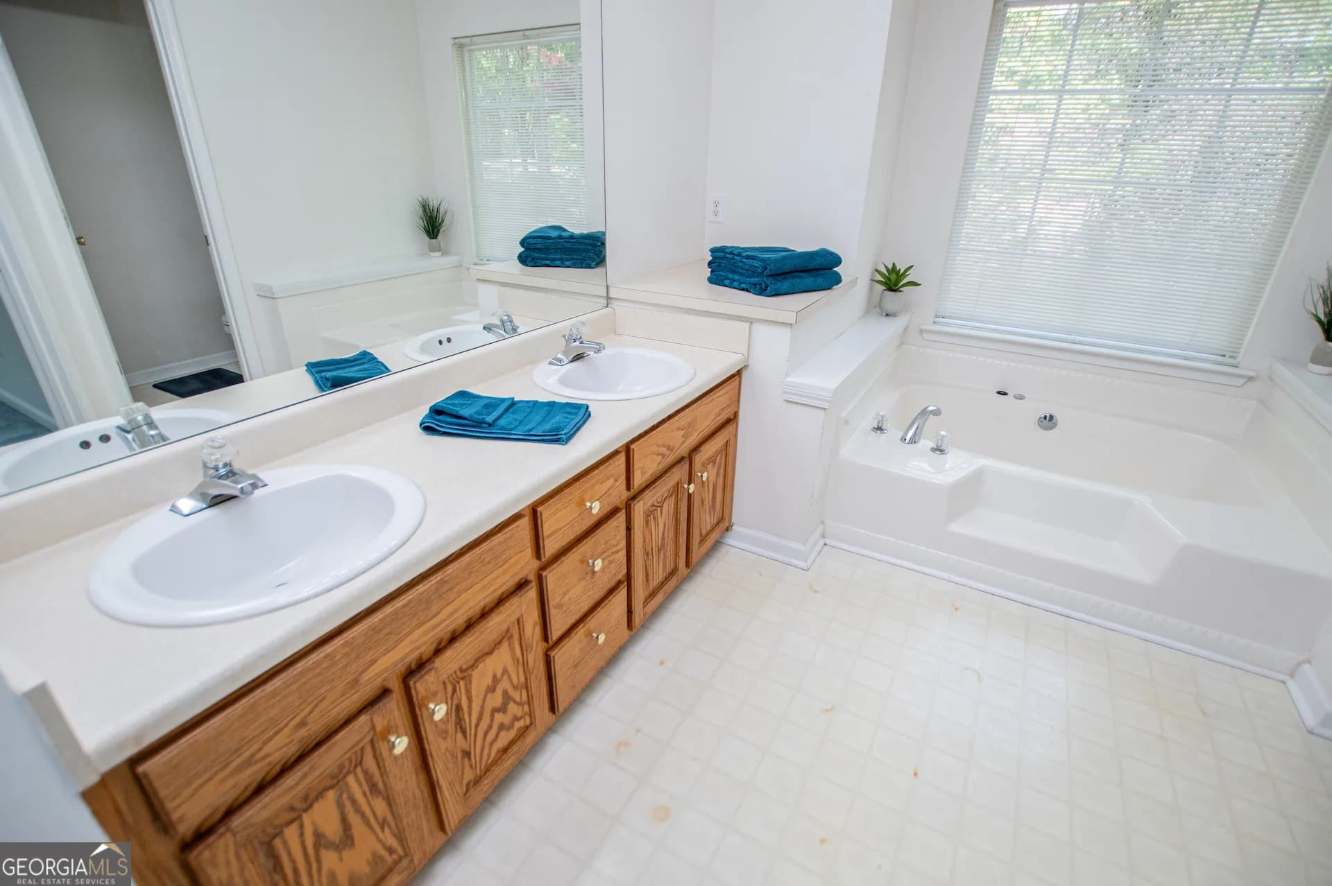 4765 Liberty Rd — photo 23 of 58