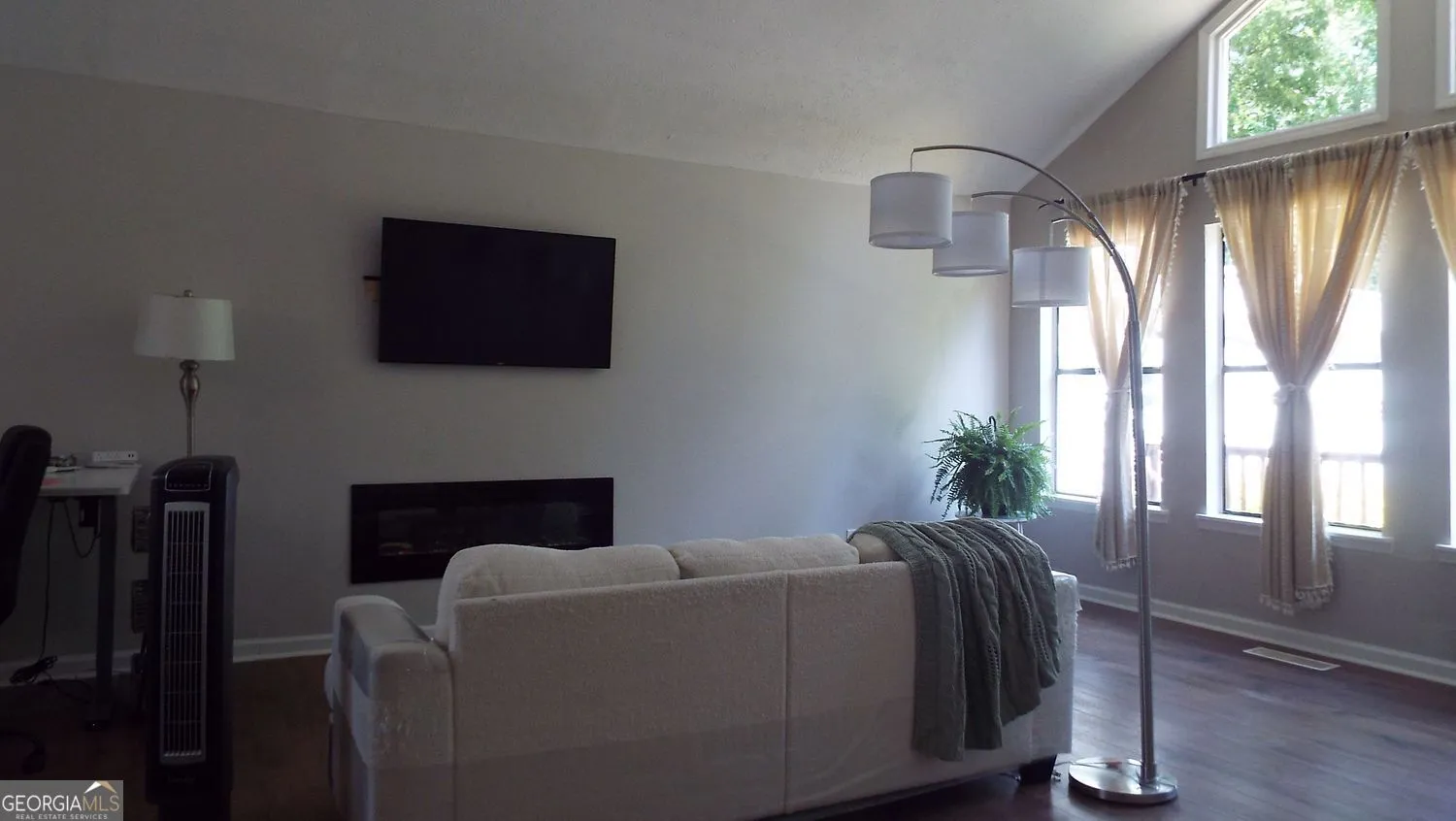 4943 Apple Valley Rd — photo 24 of 31