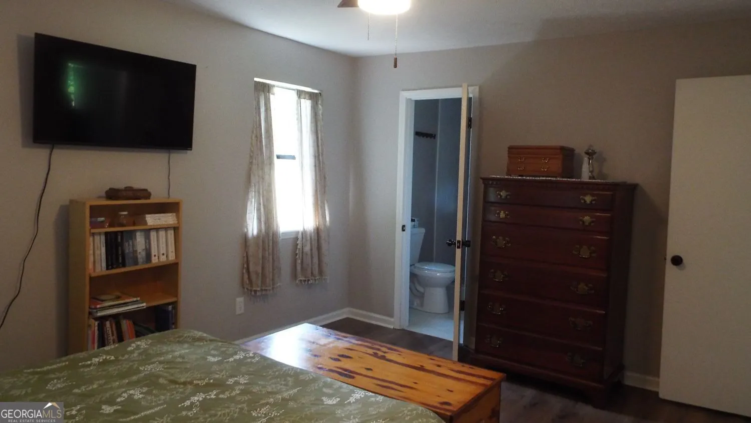 4943 Apple Valley Rd — photo 10 of 31