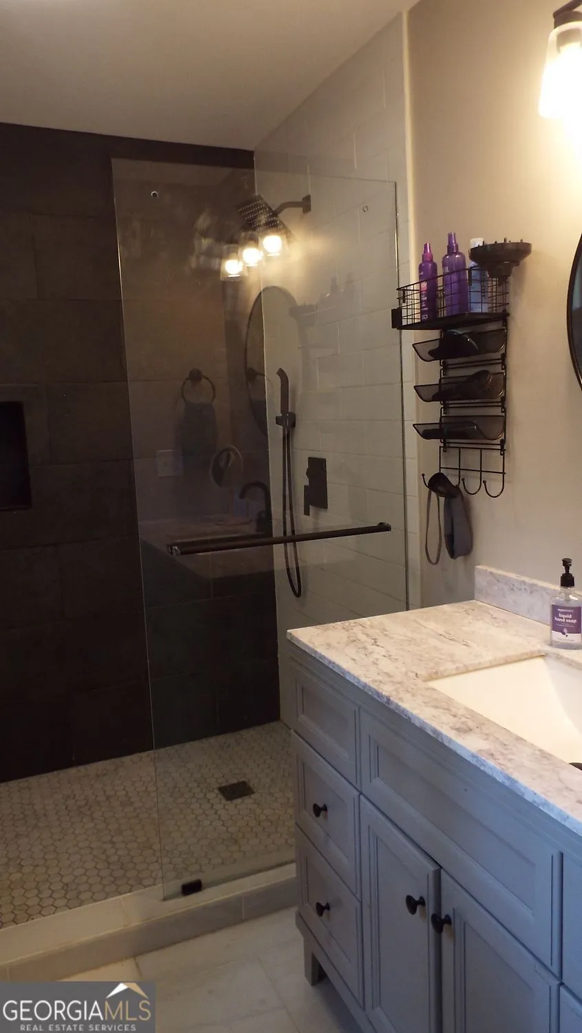 4943 Apple Valley Rd — photo 11 of 31