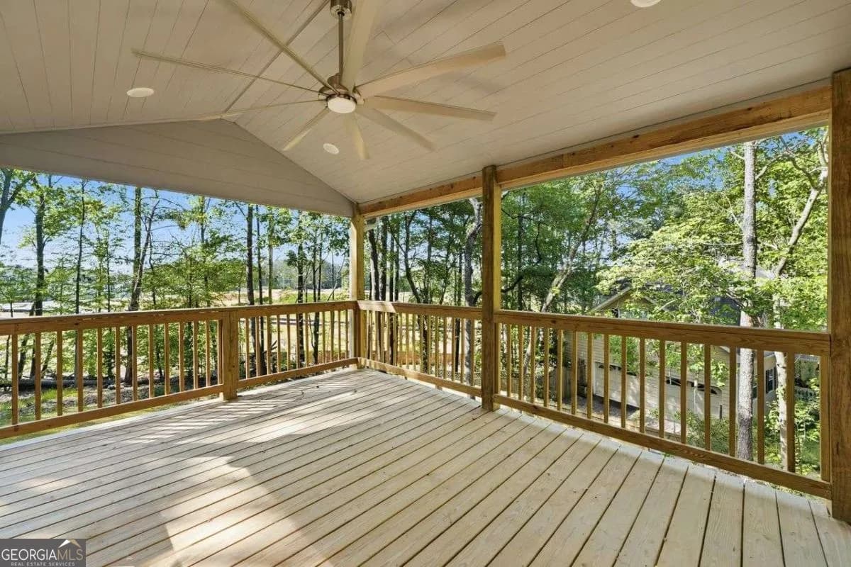 6870 Creekwood Dr — photo 20 of 40