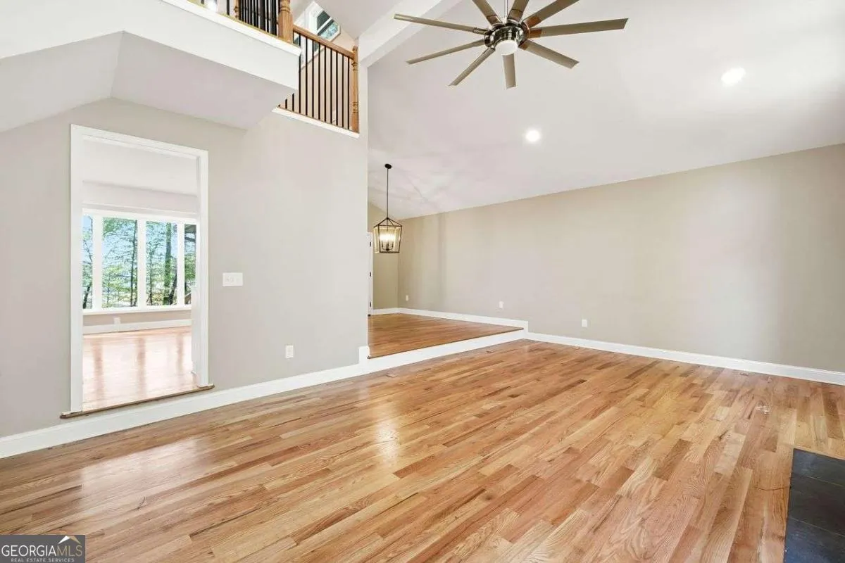 6870 Creekwood Dr — photo 24 of 40