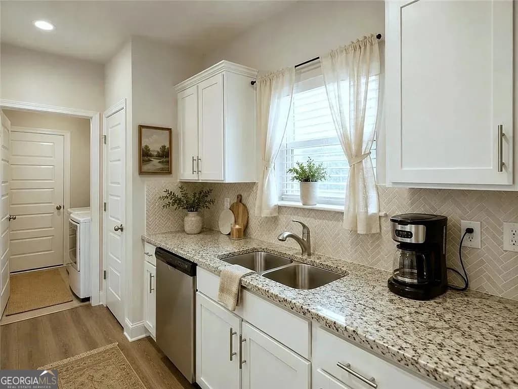 328 Bonnie Sue Dr — photo 6 of 16