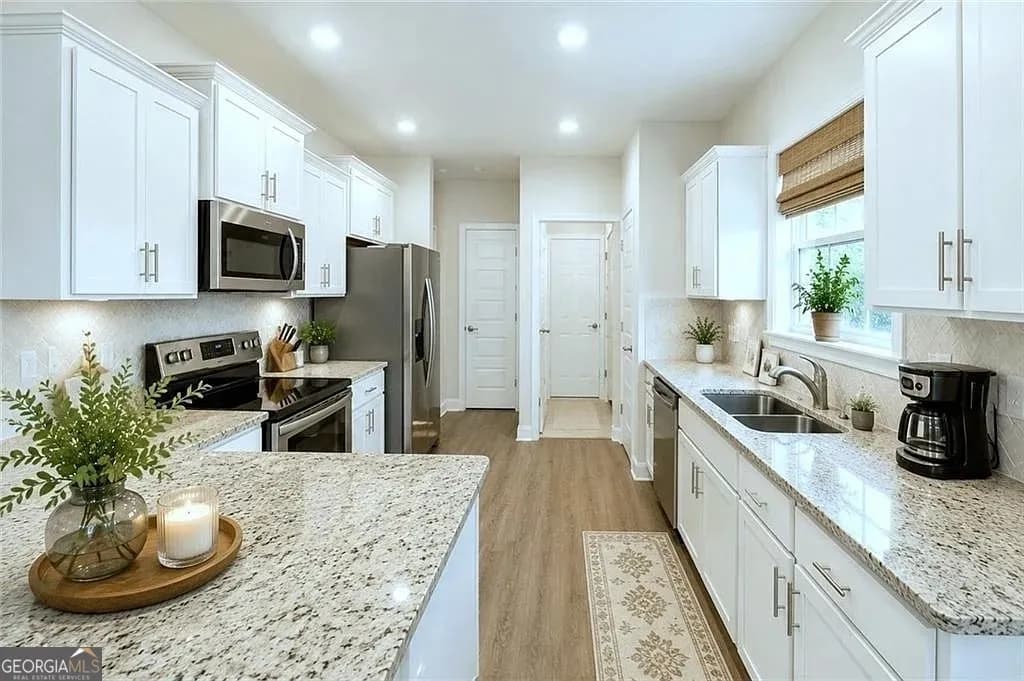 328 Bonnie Sue Dr — photo 4 of 16