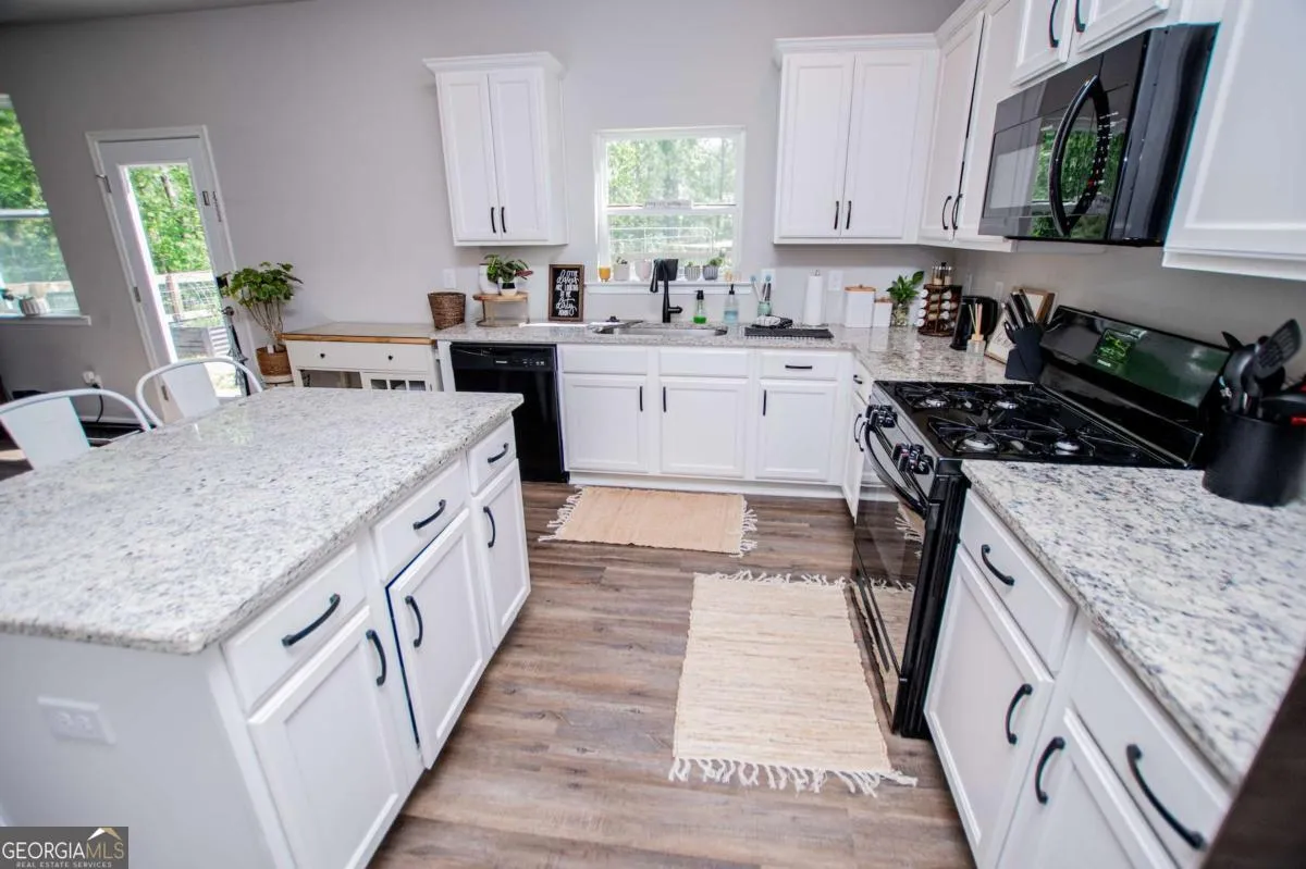 512 Silver Leaf Pkwy — photo 9 of 47